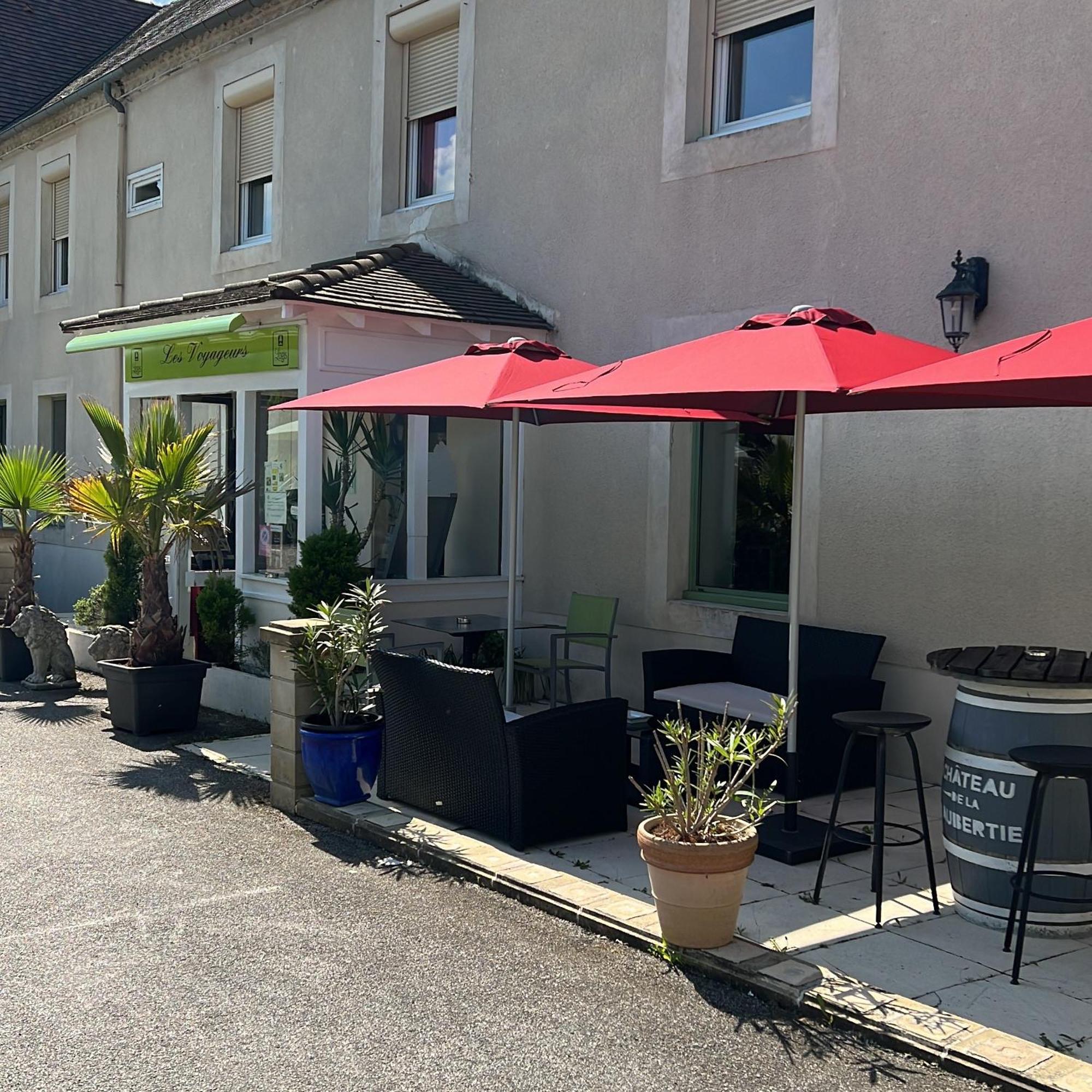 Logis Hotel-Restaurant Les Voyageurs La Coquille Exterior foto
